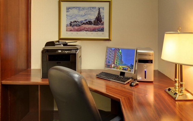 Holiday Inn Hotel & Suites Oakville @ Bronte by IHG