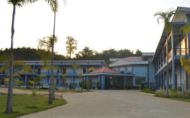 Nandar Thiri Hotel