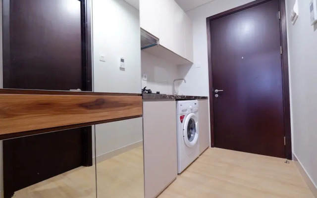 Exclusive and Strategic Studio Puri Mansion Apartment