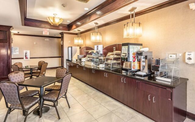 Red Lion Inn & Suites Mineral Wells