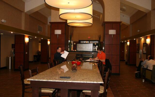Hampton Inn & Suites Kansas City-Merriam