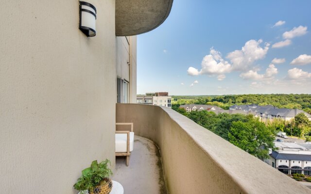 Luxury Atlanta Rental w/ Balcony: Near Buckhead!