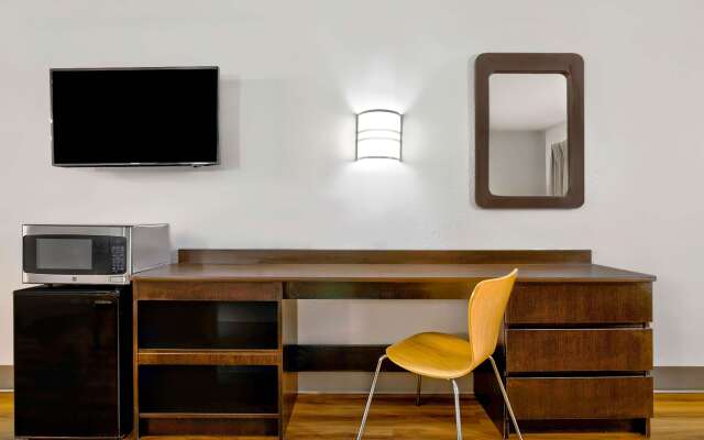 Motel 6 Plano, TX - Plano Northeast