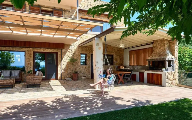 DEVELIKIA PRIVATE VILLA 3- Ierissos