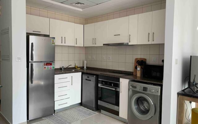 Cosy Little Studio With Marina &partial Beach View