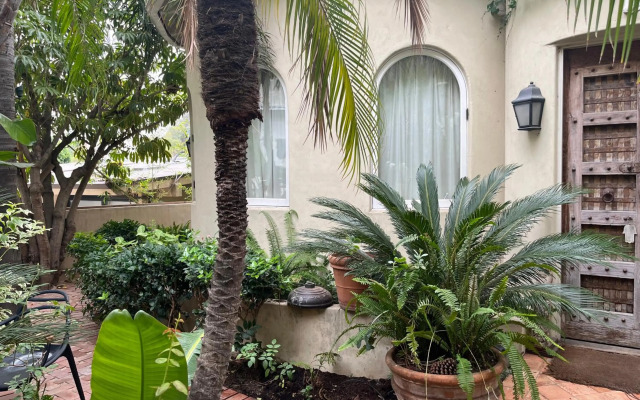 Beverly Hills Spanish Bed and Breakfast