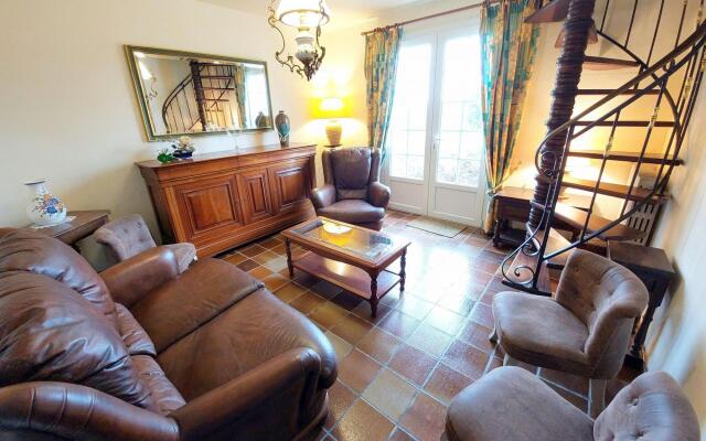 Jacuzzi, billiards and fireplace, semi-detached house, Sibiril