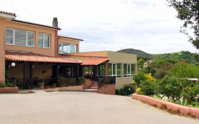 Pausania Inn