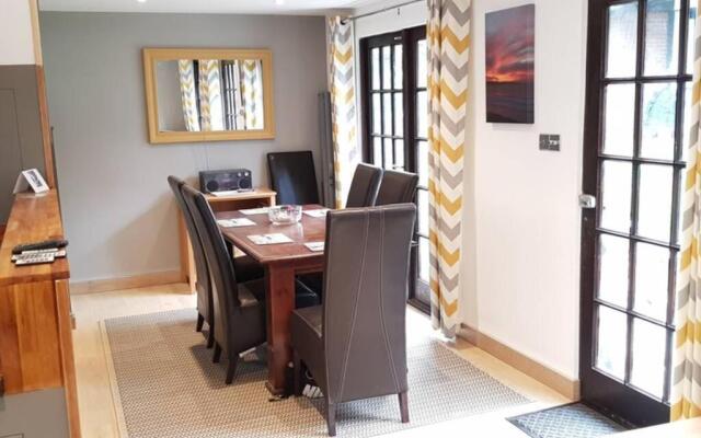 20 Tudor Court " Four Star AA accommodation"