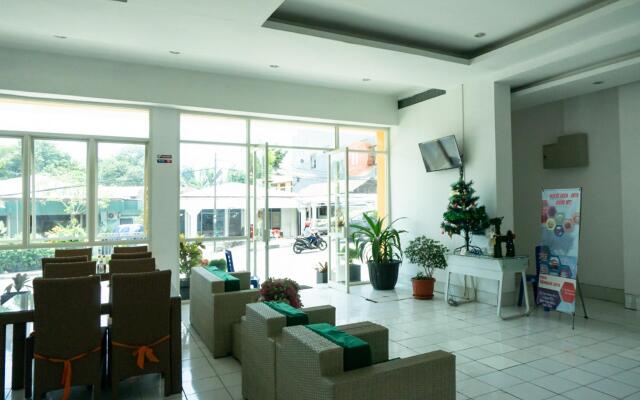 RedDoorz Plus @ Ende City Center