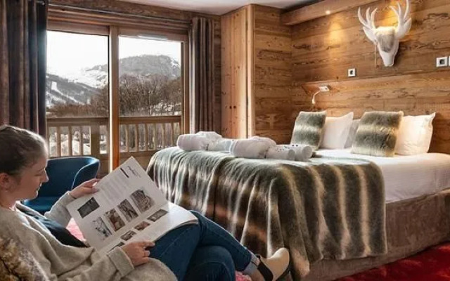 Hotel Ski Lodge