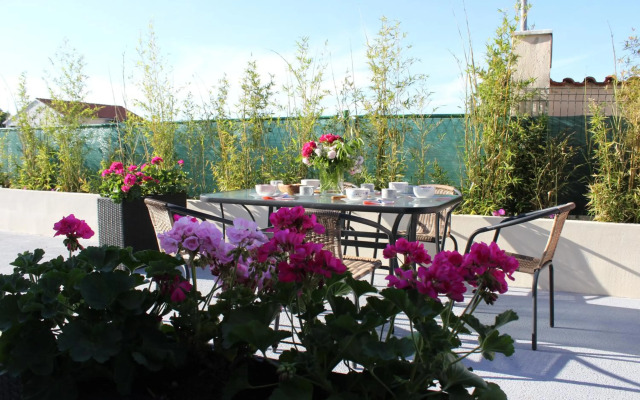 Calypso - newly equiped, with separate entrance and parking