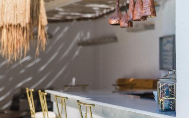 Villa Thea Collection