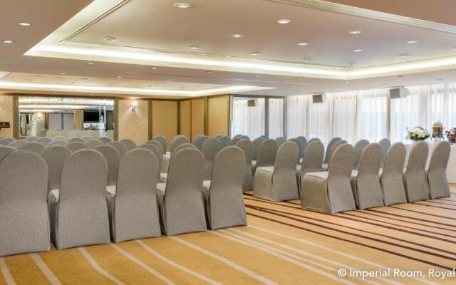 The Royal Pacific Hotel & Towers