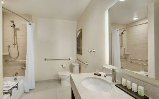 Embassy Suites by Hilton Syracuse Destiny USA