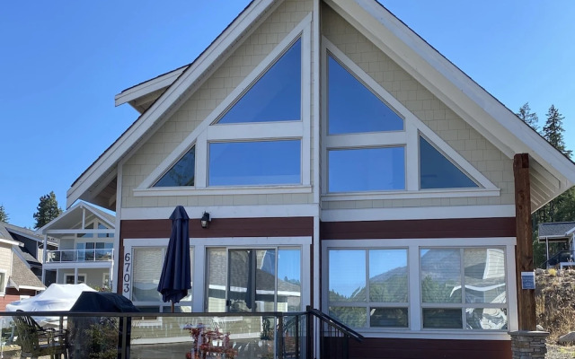 La Casa Lakeside Resort