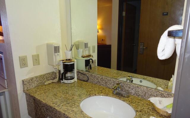 Motel 6 Portland, IN