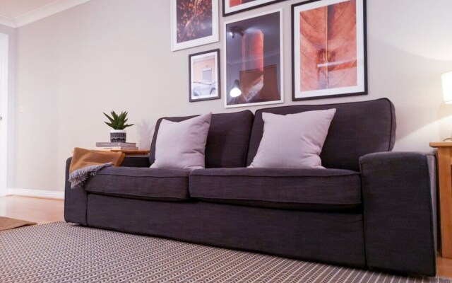 Central Spacious & Stylish Apartment
