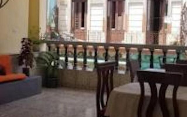 Hostal May y Mely