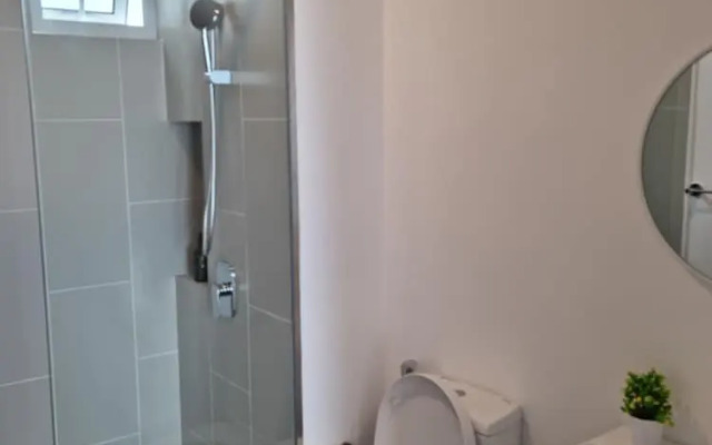 Una Residence By Maya