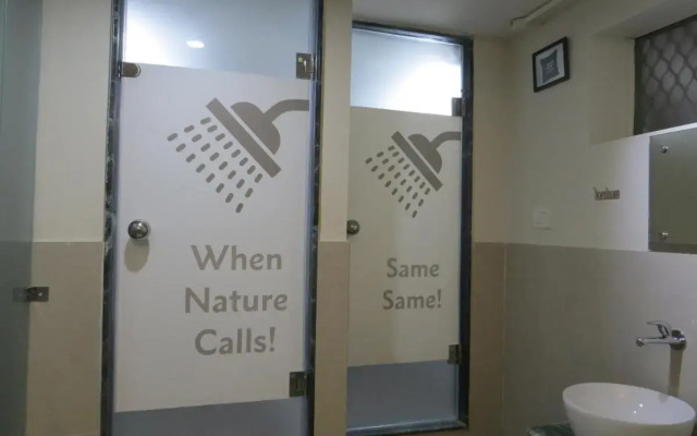 Smyle Inn - 3 minutes walk From New Delhi Railway Station