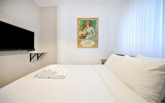 Cool & Fun 2BR in Rotshilde area by HolyGuest