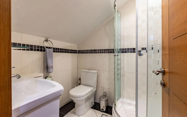 Phenomenal Duplex Flat Near Nisantasi in Besiktas