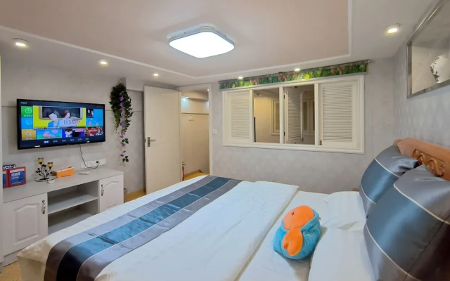 Railway Station Splendid Elegant Apartment