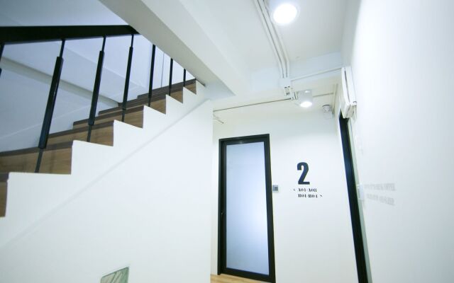 Lamurr Sukhumvit 41 - Hostel