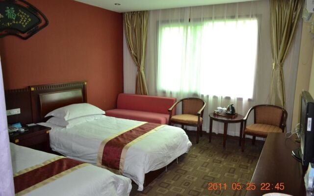 Hushang Hotel