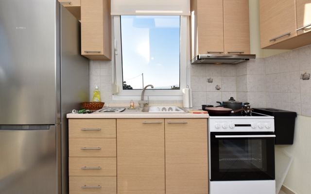 Eleon Maisonettes (right) - Nea Moudania Halki...