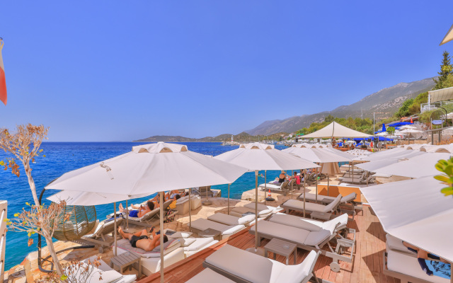 Hera Hotel
