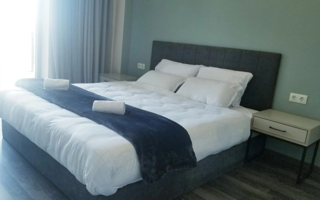 Areg's house, warm apartment in Kechi house