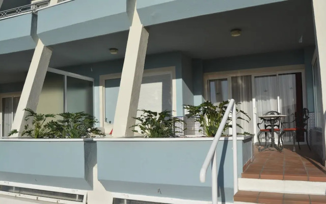 RF La Quinta Park Suites