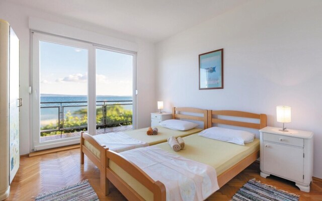 Amazing Home in Podstrana With Wifi and 5 Bedrooms