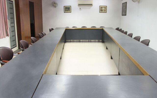 OYO 3585 near Galleria