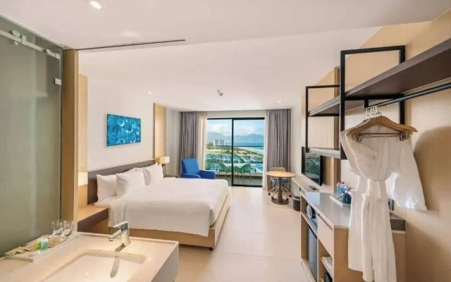 Sunshine Cam Ranh See View