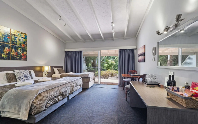 Forest Lodge Resort