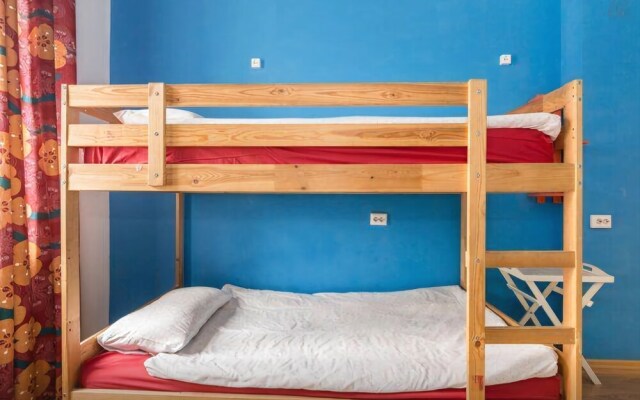 Contact Hostel Nevsky