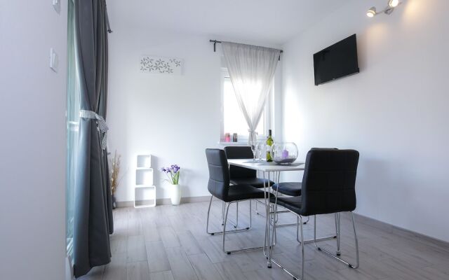 Pool Apartments Privilege