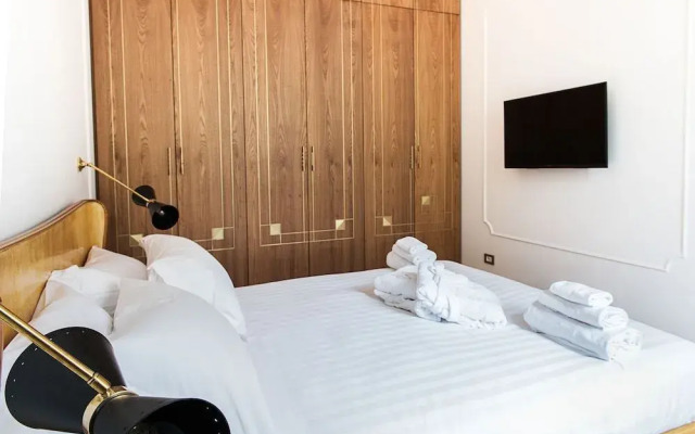 Temple Street Fabulous Apartment