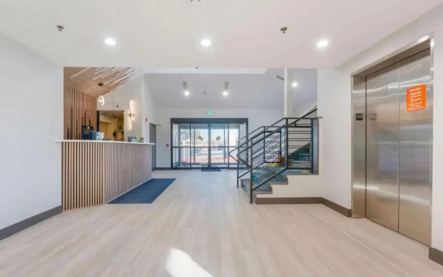 Days Inn by Wyndham Thornton