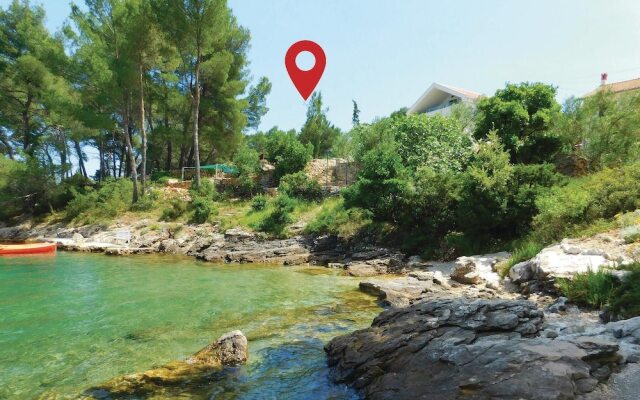 Amazing Home in Vrboska With Wifi and 2 Bedrooms