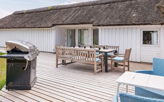 10 Person Holiday Home in Fjerritslev-by Traum