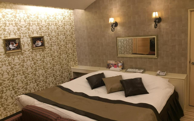Kumamoto Hotel Christmas Forest Garden (Love Hotel)