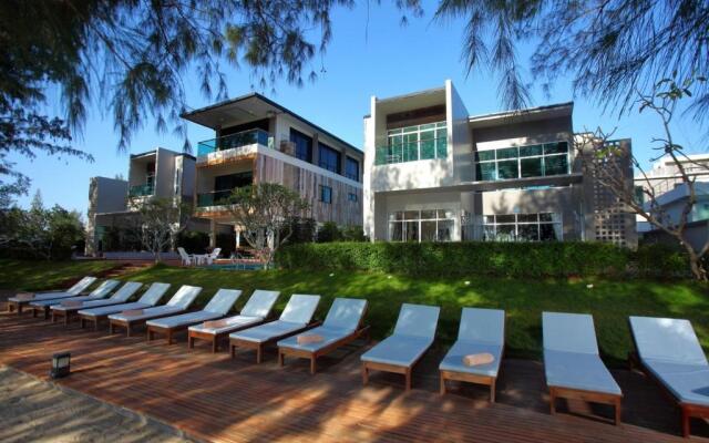 Sea & Sea Villa Resort Sangaroon