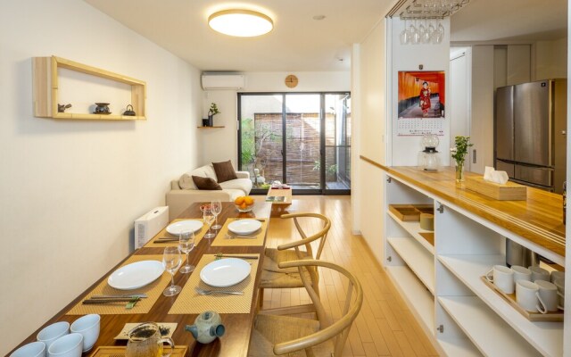 Hibiki House