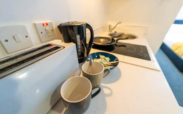 Spacious Comfortable Studio Near the University