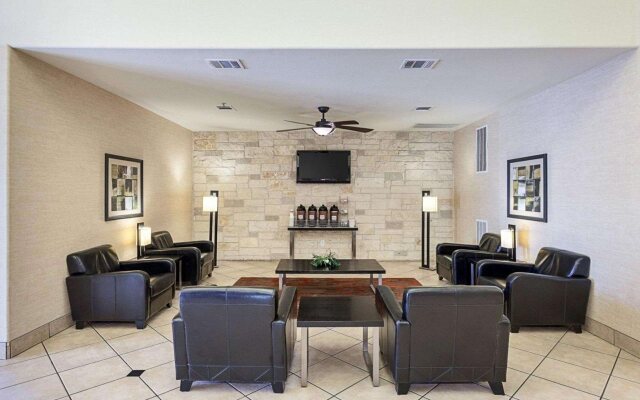 Comfort Suites San Antonio North - Stone Oak