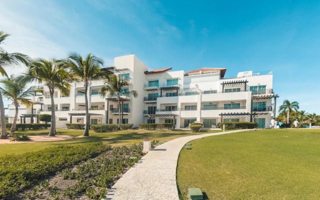 Modern Studio With Ocean View in Punta Palmera